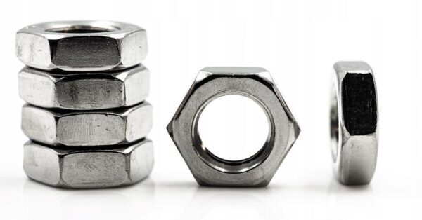 Hatlapú alacsony anya, horganyzott M4